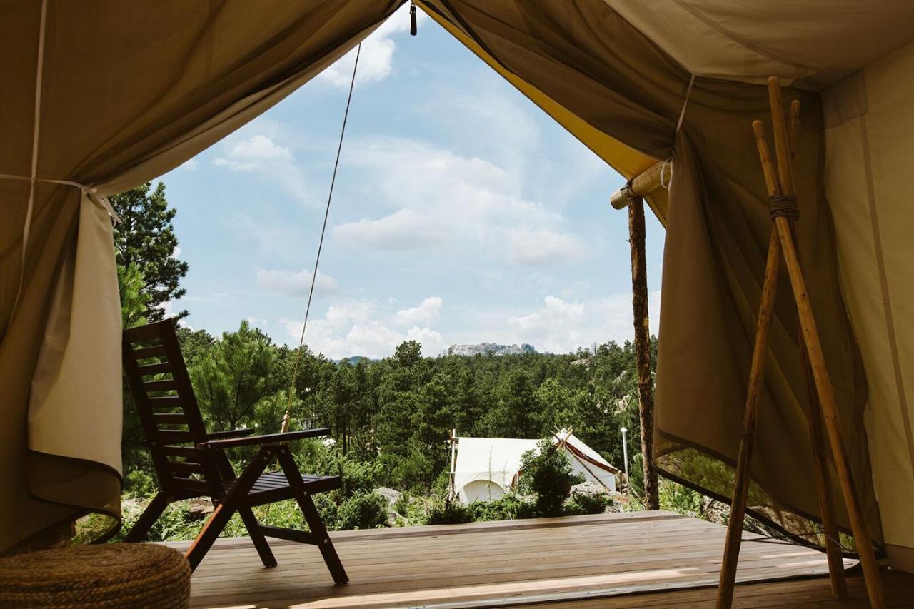 Under Canvas Mount Rushmore Keystone Luaran gambar